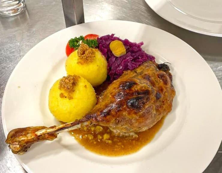Hotel Und Restaurant Nehrener Hof المظهر الخارجي الصورة