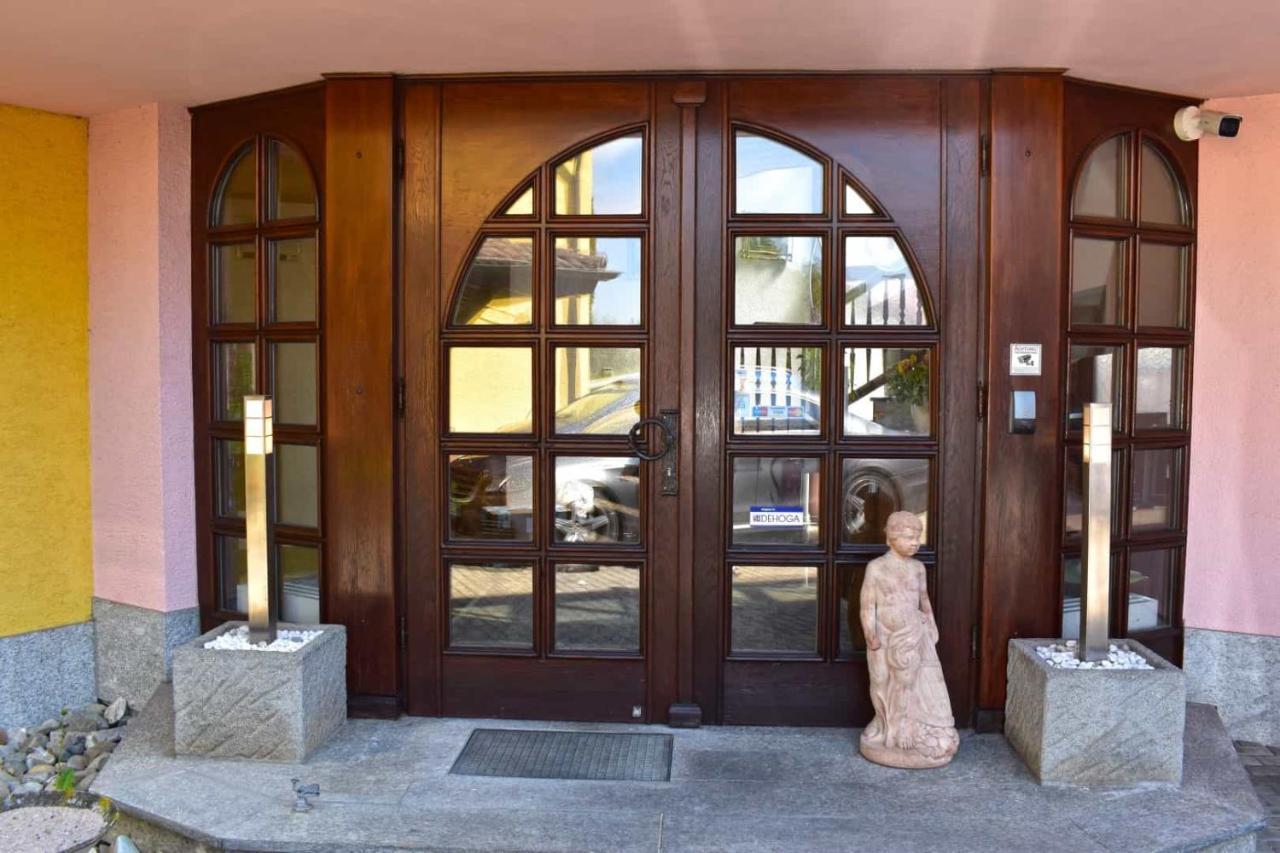 Hotel Und Restaurant Nehrener Hof المظهر الخارجي الصورة